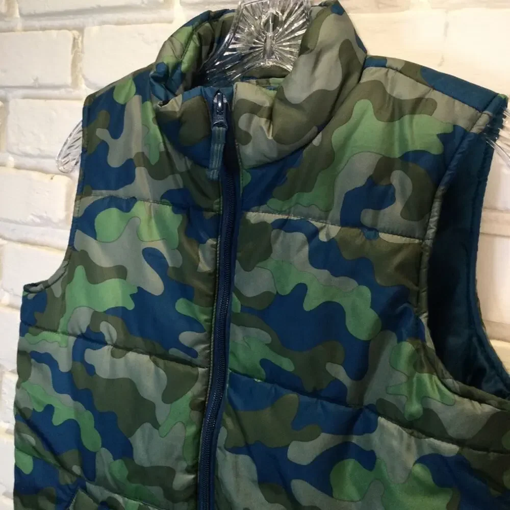 Lands’ End Camo print Puffer Vest Medium 10/12